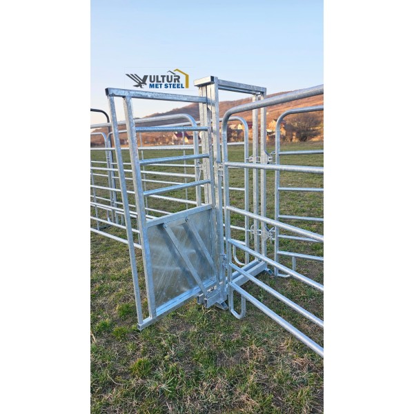 Poarta culisanta pentru culoar